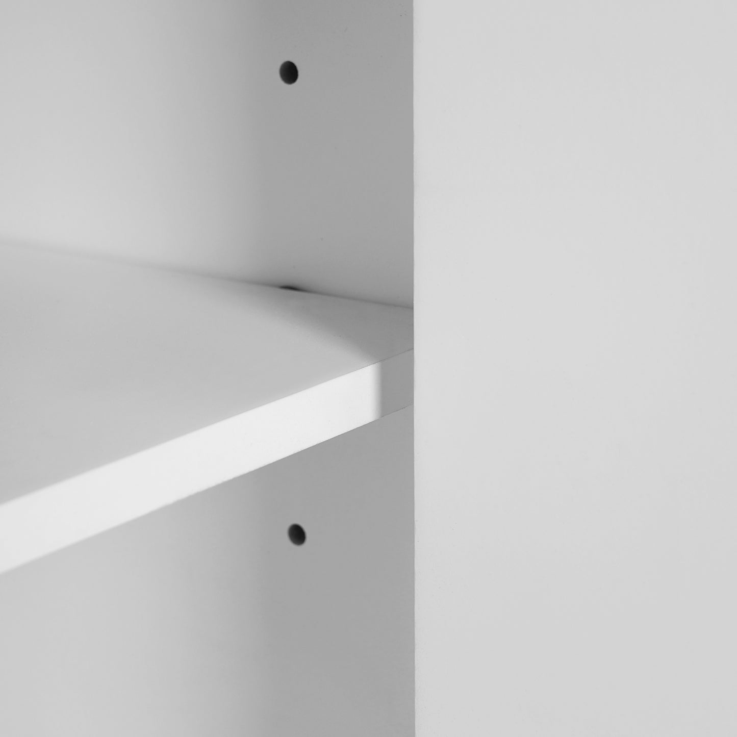 VanityFus 24-in White Bathroom Vanity Undermount Single Sink Combo with Ceramic Top 2 Doors Adjustable Shelves